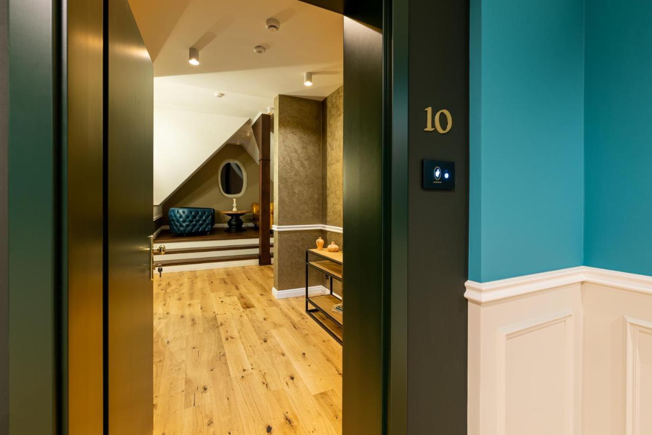 Boutique Hotel Cocosul De Aur Târgu-Mureş Екстериор снимка