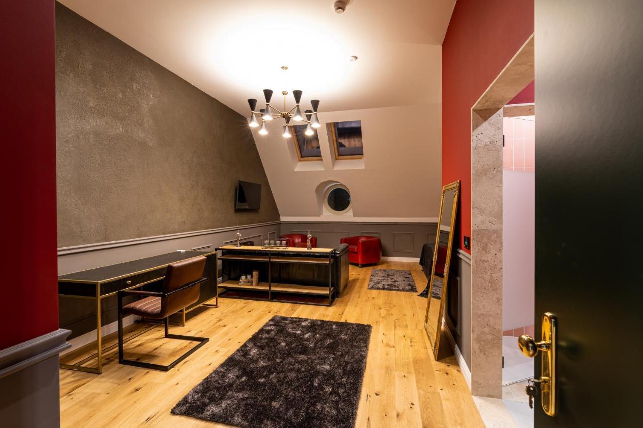 Boutique Hotel Cocosul De Aur Târgu-Mureş Екстериор снимка