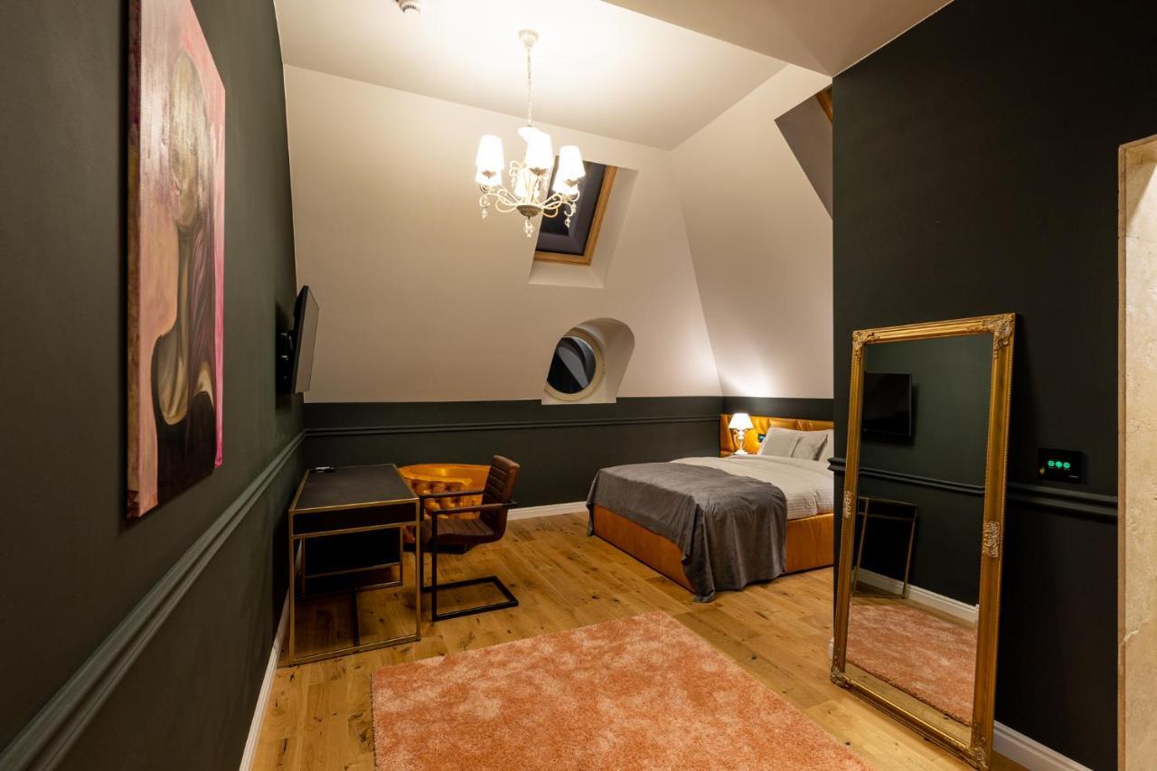 Boutique Hotel Cocosul De Aur Târgu-Mureş Екстериор снимка