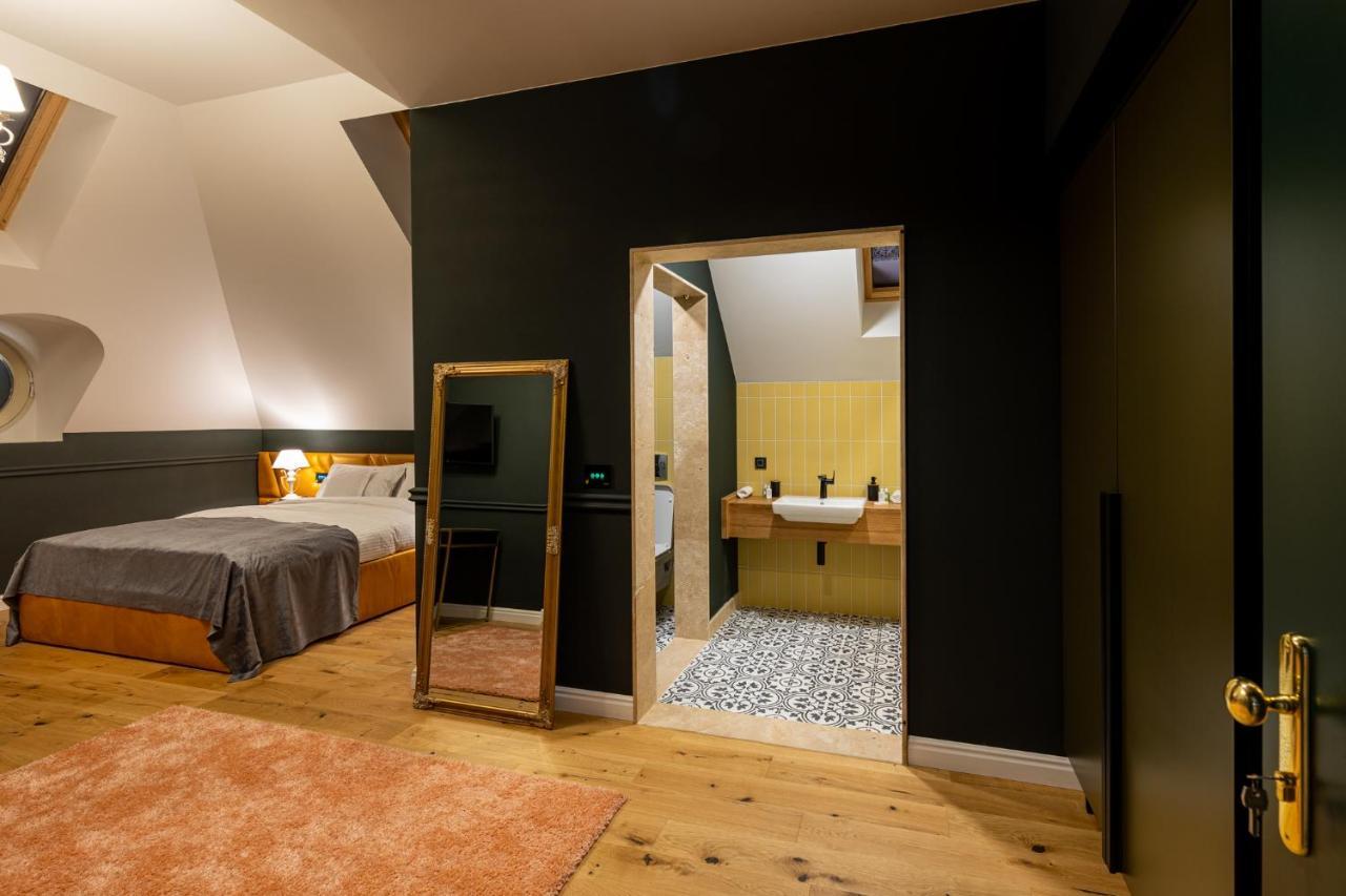 Boutique Hotel Cocosul De Aur Târgu-Mureş Екстериор снимка